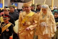 Pangeran 'Abdul Malik dan Pengiran Raabi'atul Adawiyyah pada masa awal pernikahan mereka. Pasangan yang pernah diselimuti kebahagiaan kolosal ini kini harus menghadapi kenyataan pahit setelah gelar kebangsawanan sang istri resmi dilucuti oleh Sultan Hassanal Bolkiah. (Foto : Ist)