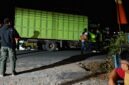 Truk bermuatan balok kayu yang diamankan petugas KPH Rongkong di Jalur Trans Provinsi Sabbang-Tallang Sae, Luwu Utara, Kamis (17/9/2026). Kasus tersebut kini dalam pemeriksaan Unit Tipiter Polres Luwu Utara.