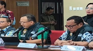 Konferensi pers Kortastipidkor Polri terkait penetapan Bupati Gowa Sitti Husniah Talenrang sebagai tersangka kasus dugaan korupsi PBG dan perizinan di Mabes Polri, Jumat (25/9/2026). (Tangkapan layar TikTok Kortastipidkor Polri)