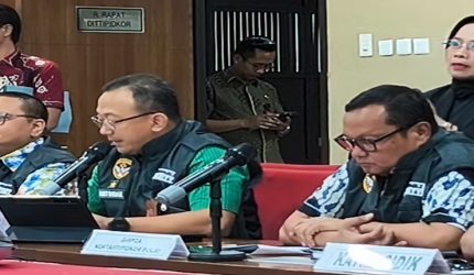 Konferensi pers Kortastipidkor Polri terkait penetapan Bupati Gowa Sitti Husniah Talenrang sebagai tersangka kasus dugaan korupsi PBG dan perizinan di Mabes Polri, Jumat (25/9/2026). (Tangkapan layar TikTok Kortastipidkor Polri)