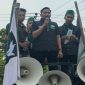 Direktur LKBHMI HMI Cabang Makassar, Alif Fajar, S.H., saat menyampaikan pernyataan sikap mendesak Mabes Polri mengevaluasi penanganan perkara dan menguji rantai komando Polda Sulsel.