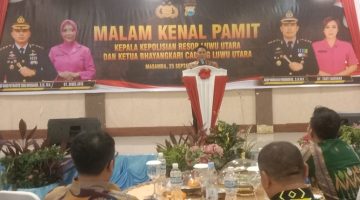 Ketua DPRD Lutra Husain memberikan sambutan dalam acara Malam Kenal Pamit sekaligus Penyambutan Kapolres Luwu Utara di Hotel Bukit Indah, Masamba, Jumat 25 September 2026.