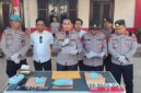 Kapolresta Gowa Kombes Pol. Muh Yusuf Usman didampingi jajaran pejabat utama saat memimpin press release pengungkapan kasus penipuan dan penggelapan 19 mobil rental bermodus operasional MBG di halaman Mapolres Gowa.