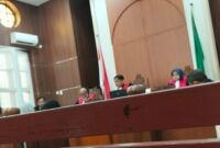 Majelis hakim memimpin persidangan perkara pembunuhan Musriadi alias Adi di Pengadilan Negeri (PN) Makassar, Senin (7/9/2026). Persidangan tersebut mengungkap sejumlah keterangan 3 saksi terkait kronologi pembunuhan di Pulau Kodingareng.