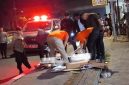 Aparat kepolisian bersama tim medis saat melakukan evakuasi dan olah TKP di Jalan Perintis Kemerdekaan KM 19, Makassar. (Foto: Polrestabes Makassar)