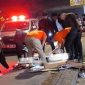 Aparat kepolisian bersama tim medis saat melakukan evakuasi dan olah TKP di Jalan Perintis Kemerdekaan KM 19, Makassar. (Foto: Polrestabes Makassar)