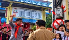 GMMPH mengecam rencana pungutan listrik kepada orang tua siswa SDN Mangkura 1, Makassar. (Visual AI)