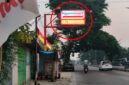 Papan reklame neon box Nganro Mart di Pekkae, Kabupaten Barru, tampak berdiri menjorok dan