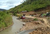Sejumlah alat berat terlihat beroperasi di lokasi pengambilan material yang diduga memasok kebutuhan proyek peningkatan Jalan Sabbang–Tallang–Sae senilai Rp46,9 miliar di Kabupaten Luwu Utara (Lutra).