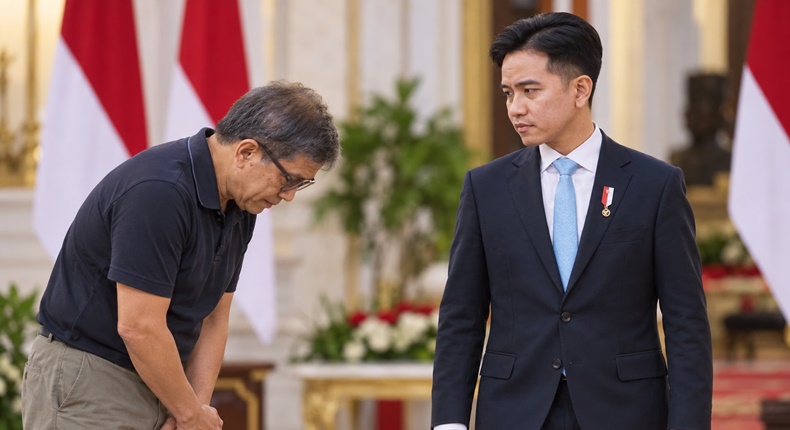Minta Gibran Lengser, Rocky Bak Kerbau Dicocok Hidungnya Usai Disemprot Bakom